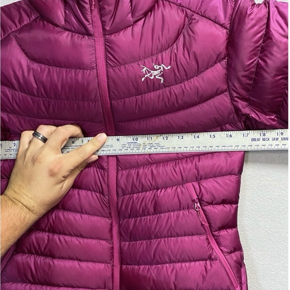 Arcteryx Hoody women’s purple medium 400$ - Picture 6 of 8